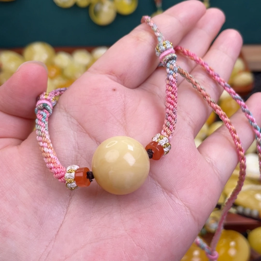 未镶嵌吊坠(赠链)蜜蜡