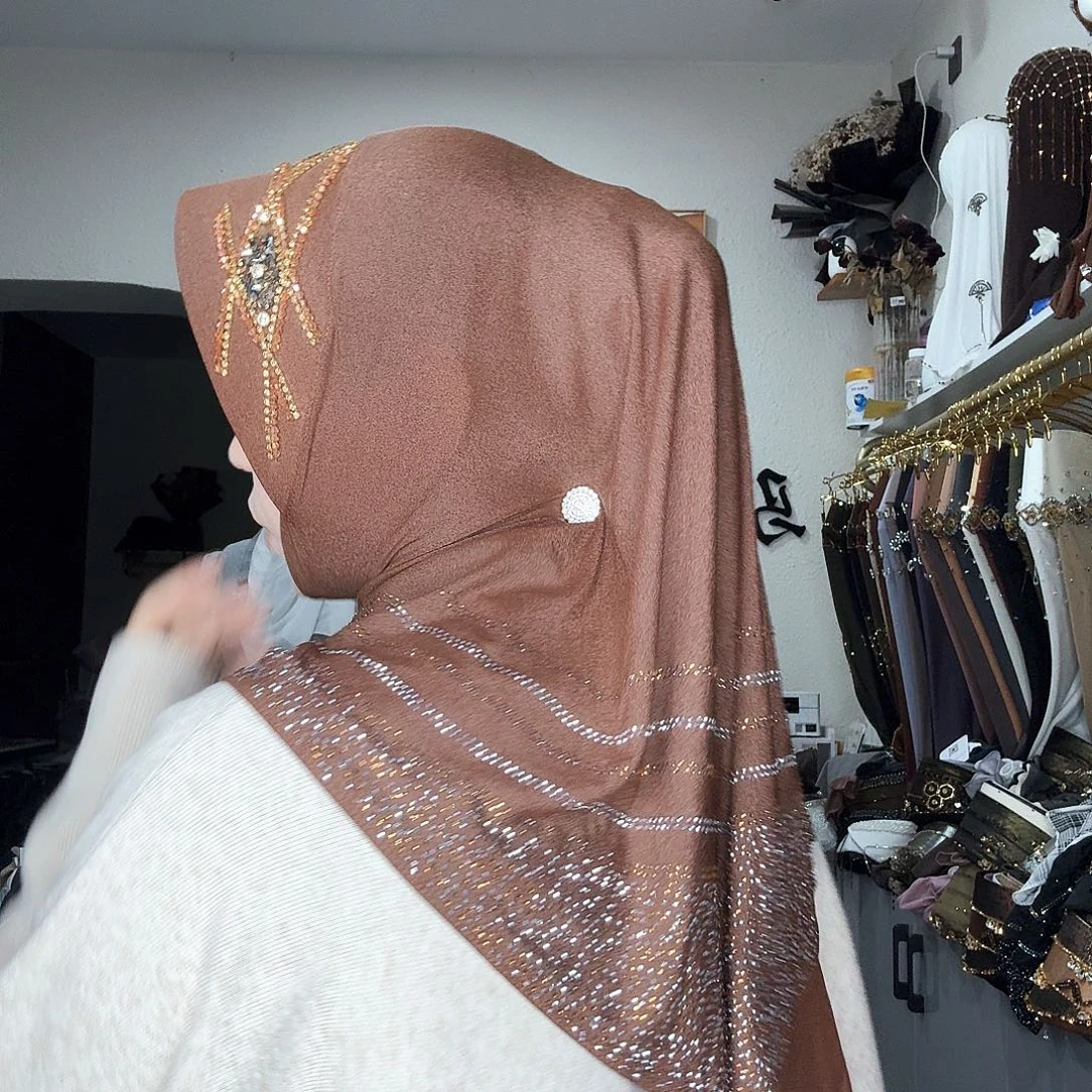 三醋酯纤维砖红色