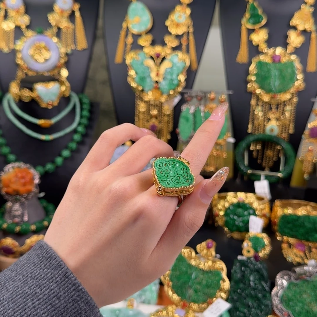 翡翠银S925镀金镶嵌颈饰嘎乌盒戒指炸价