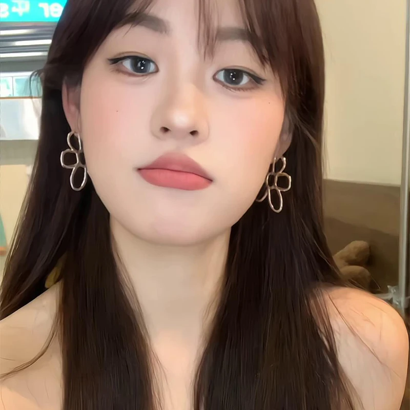 铜合金耳饰 银色镂空花朵耳钉 简约金属花瓣耳饰新款耳饰