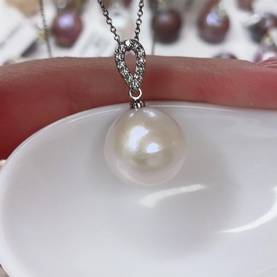 淡水珍珠吊坠(赠链)未镶嵌
