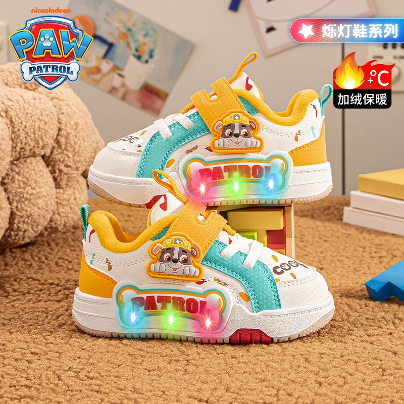 汪汪队男童休闲风冬季运动鞋运动风软底保暖套楦秋冬款防滑灯鞋