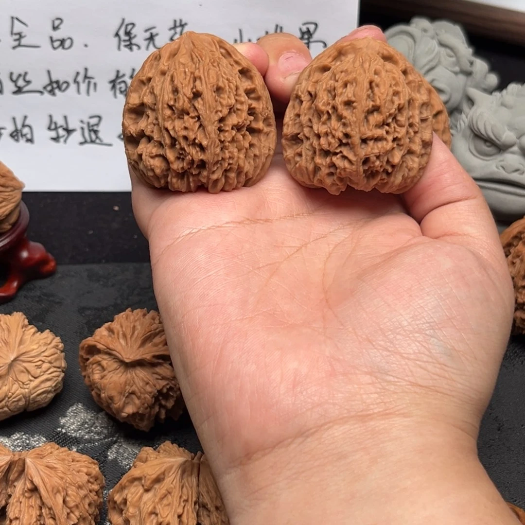 吊坠文玩核桃仅**见