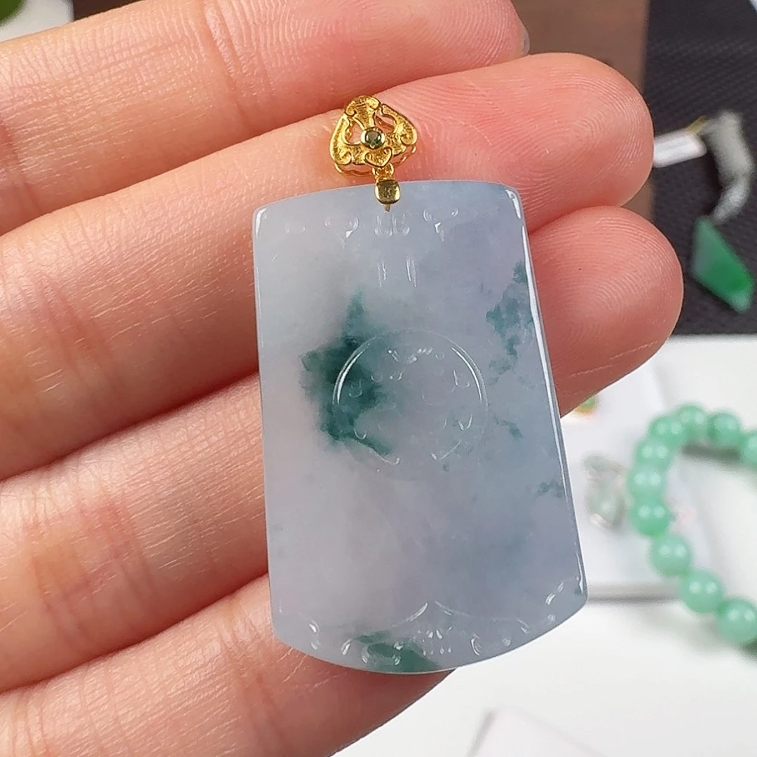 翡翠18K金镶嵌颈饰