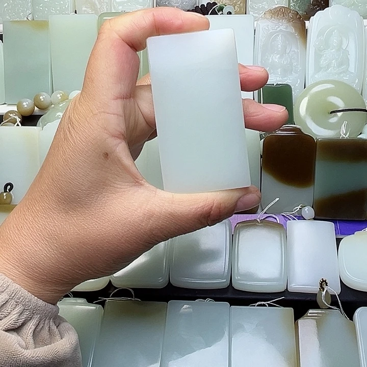 颈饰未镶嵌和田玉挚*?