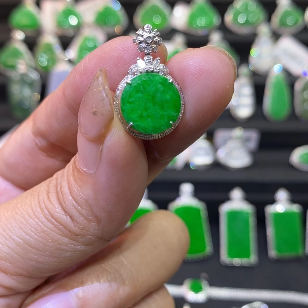 翡翠18K金镶嵌吊坠(不含链)