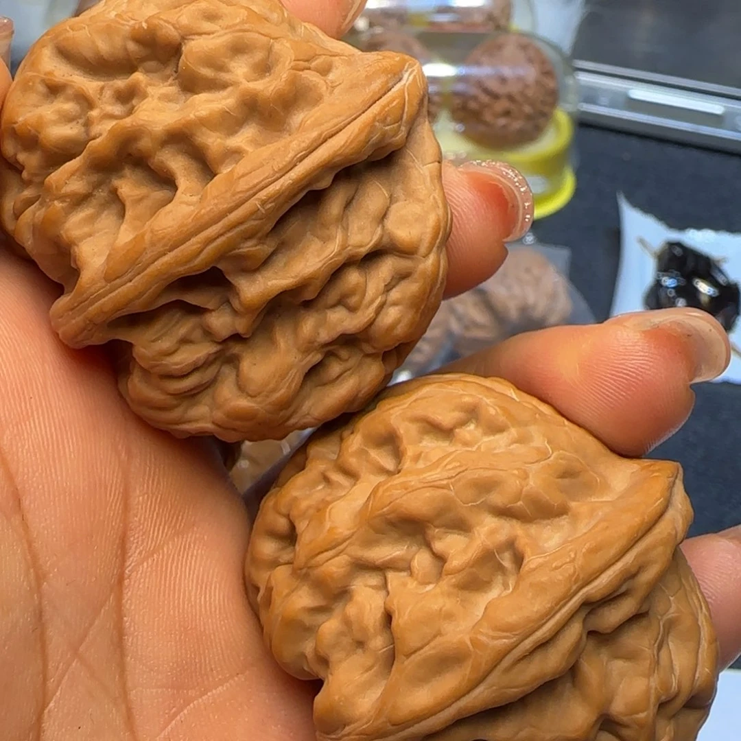 文玩核桃吊坠45祥云