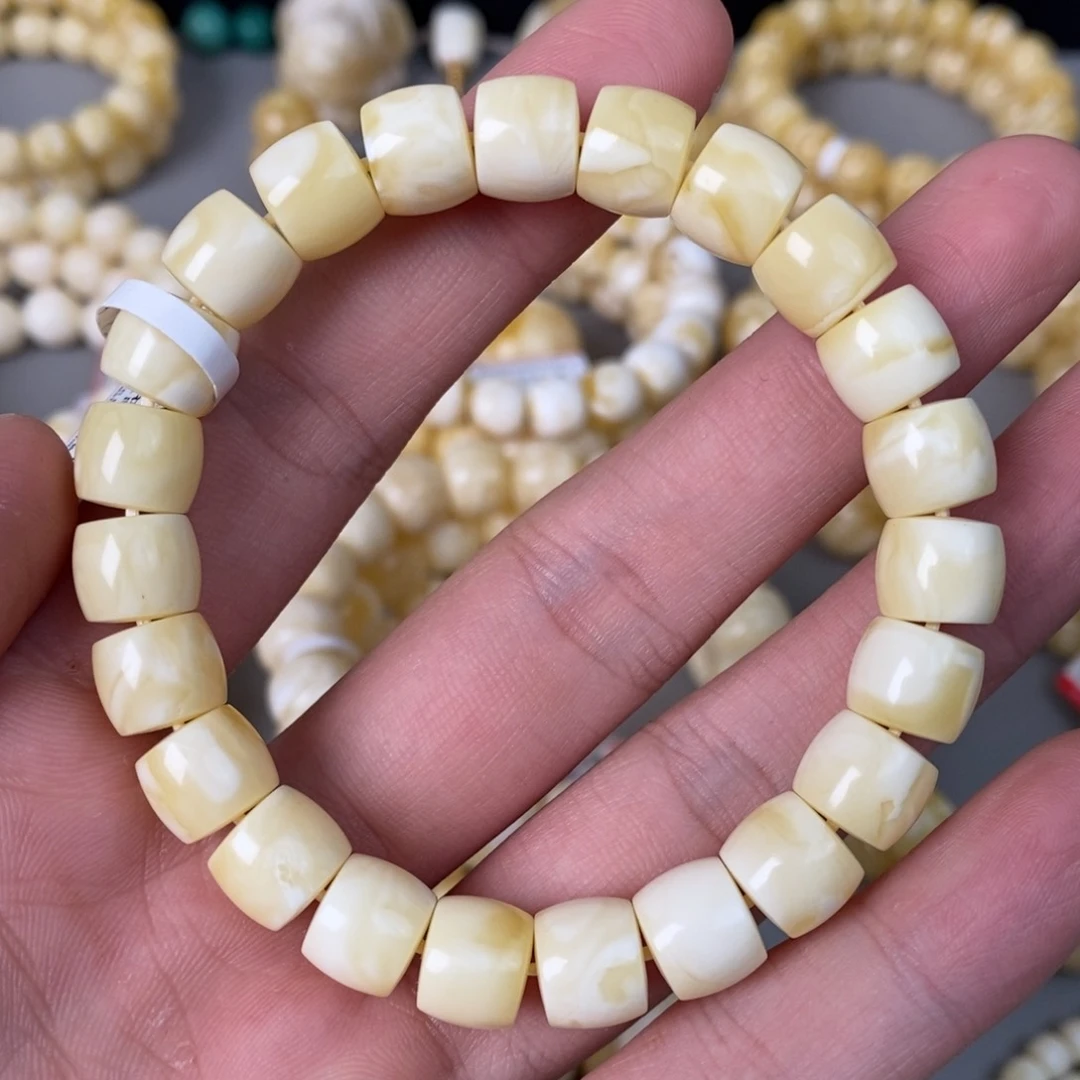 未镶嵌琥珀珠宝奇石菜*