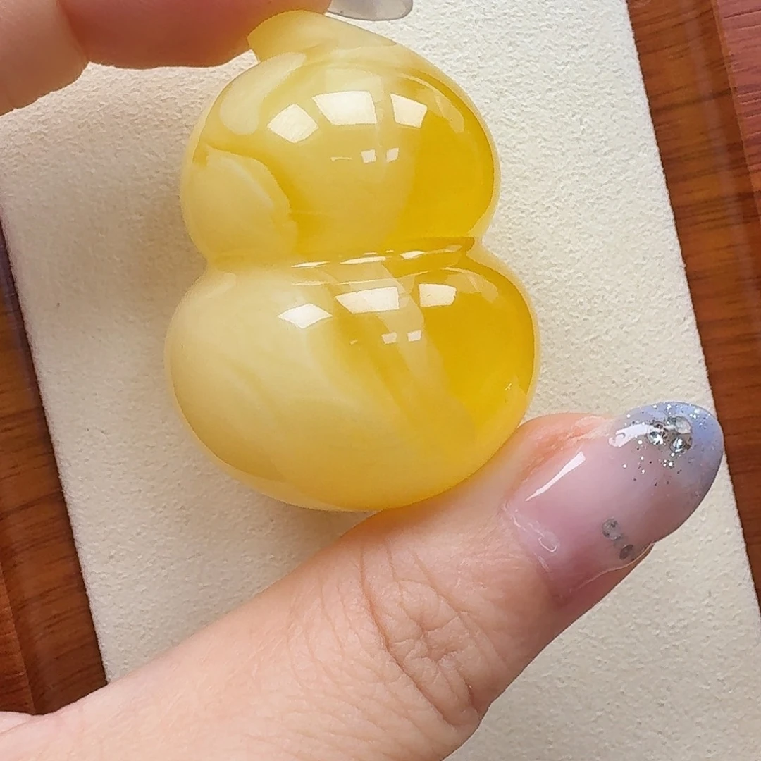 琥珀未镶嵌珠宝奇石吊坠