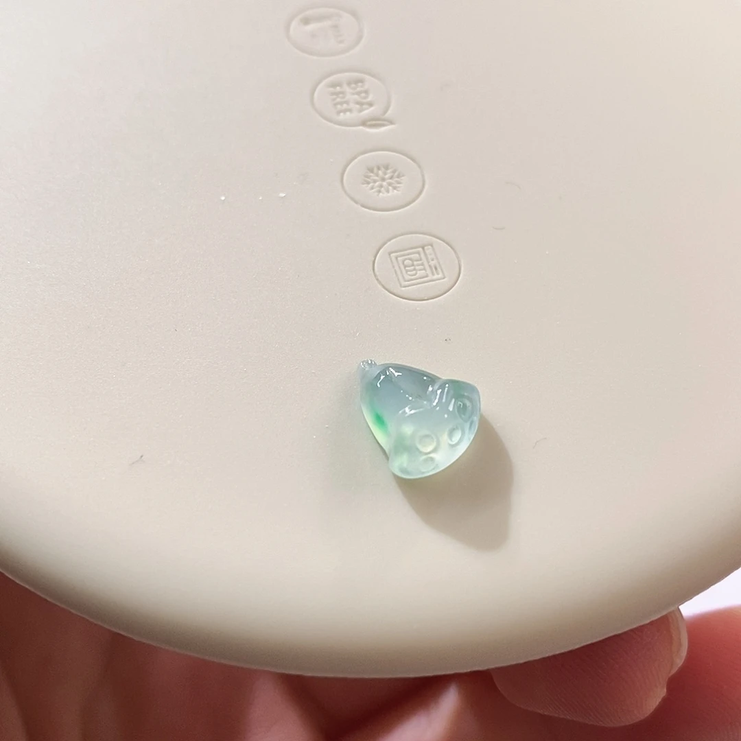 翡翠裸石高冰飘金丝绿莲蓬