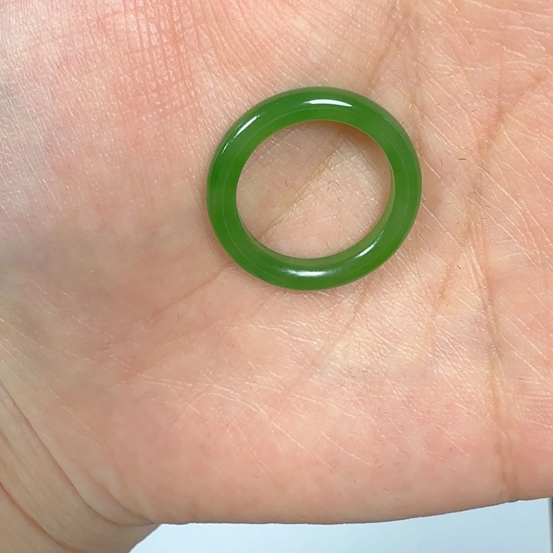 幸***儿和田玉（碧玉）未镶嵌戒圈18内径乌兰乌德苹果绿窄戒