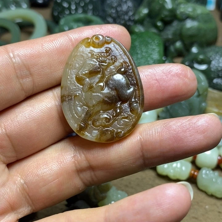 和田玉未镶嵌颈饰