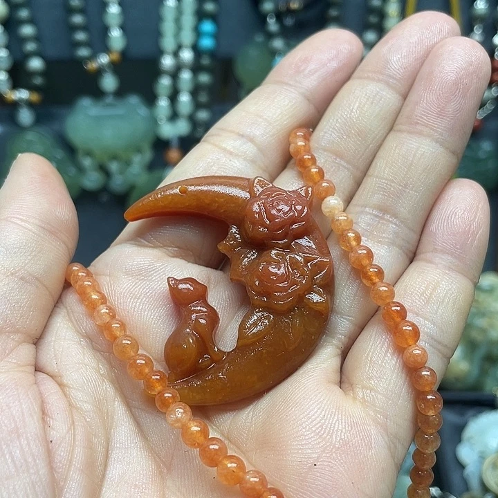 未镶嵌蛇纹石玉颈饰荔**?