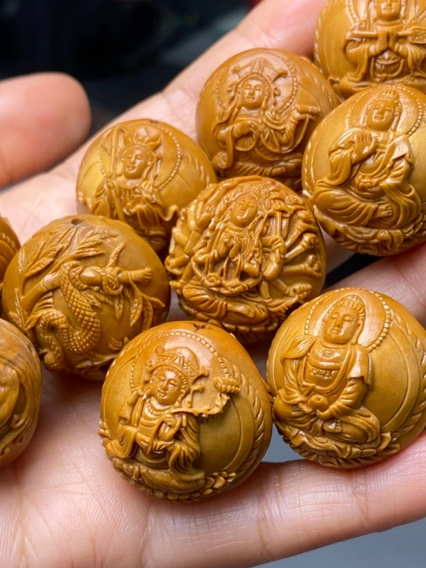 高端文玩橄榄核雕手工雕刻观音