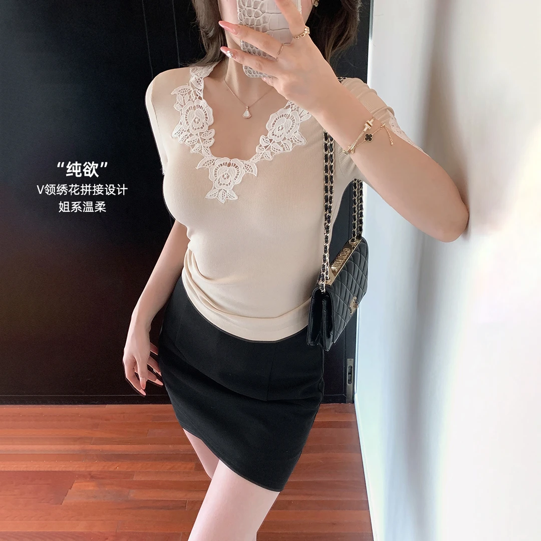 林关关【美人骨】蕾丝绣花拼接修身上衣早秋纯欲气质百搭T恤女