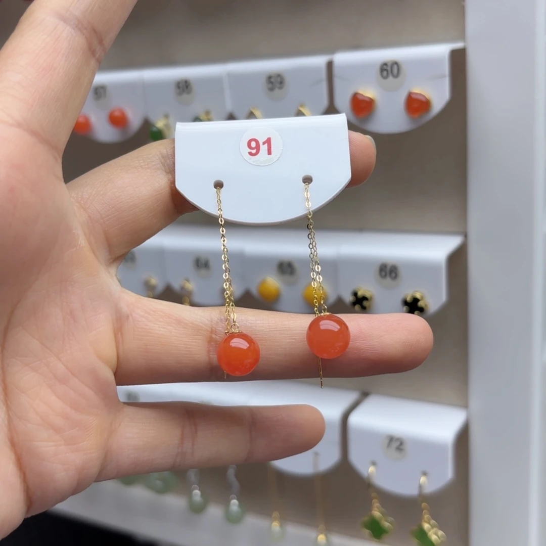 18K金镶嵌南红玛瑙耳饰