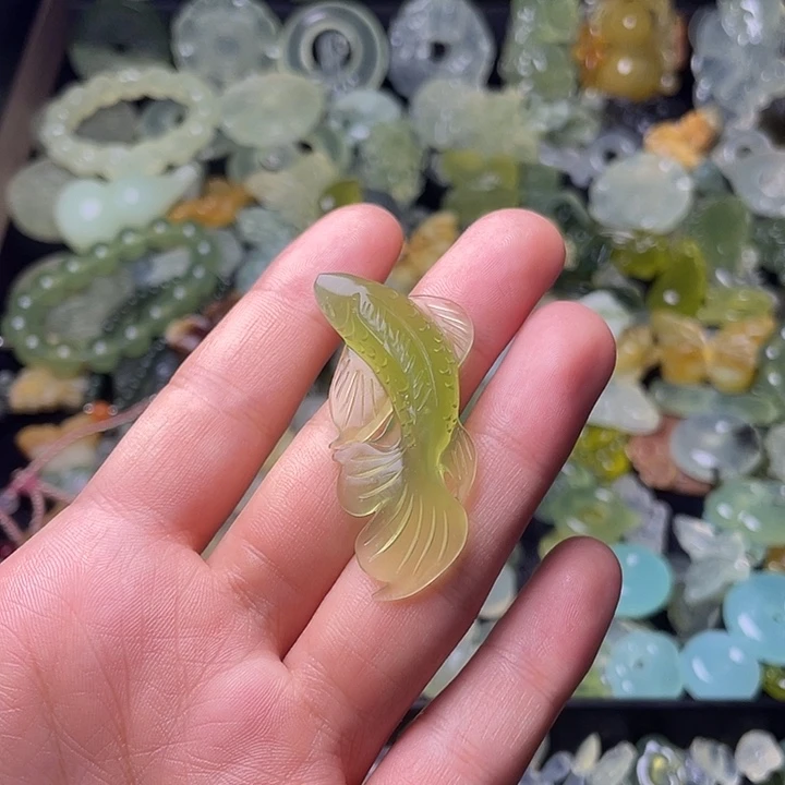蛇纹石玉合金颈饰手工锦鲤