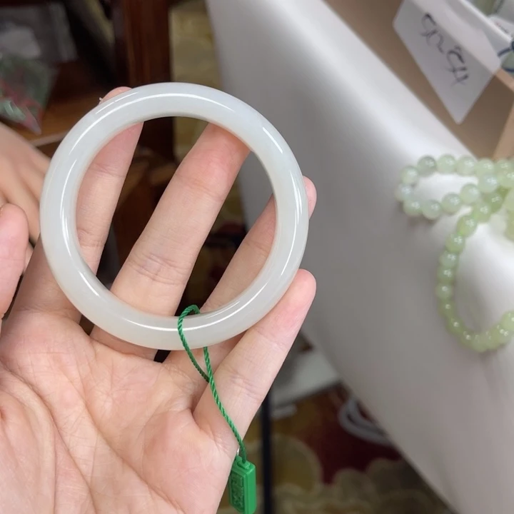 和田玉未镶嵌手镯51