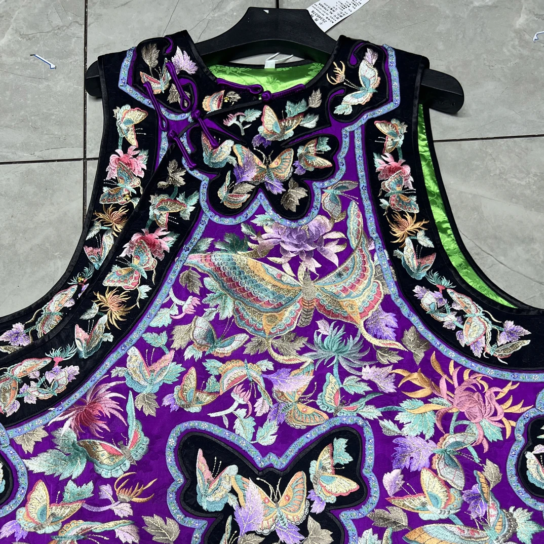 新款百蝶重工刺绣马甲外穿