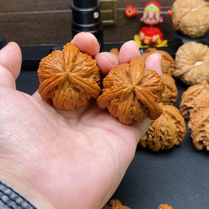 旺***生把件文玩核桃白奔