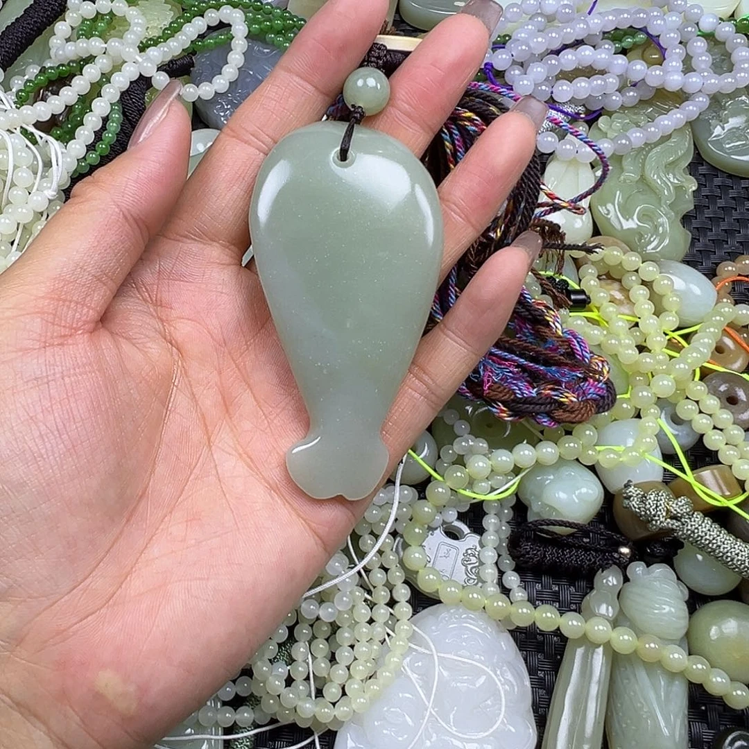 和田玉未镶嵌颈饰有棉漏