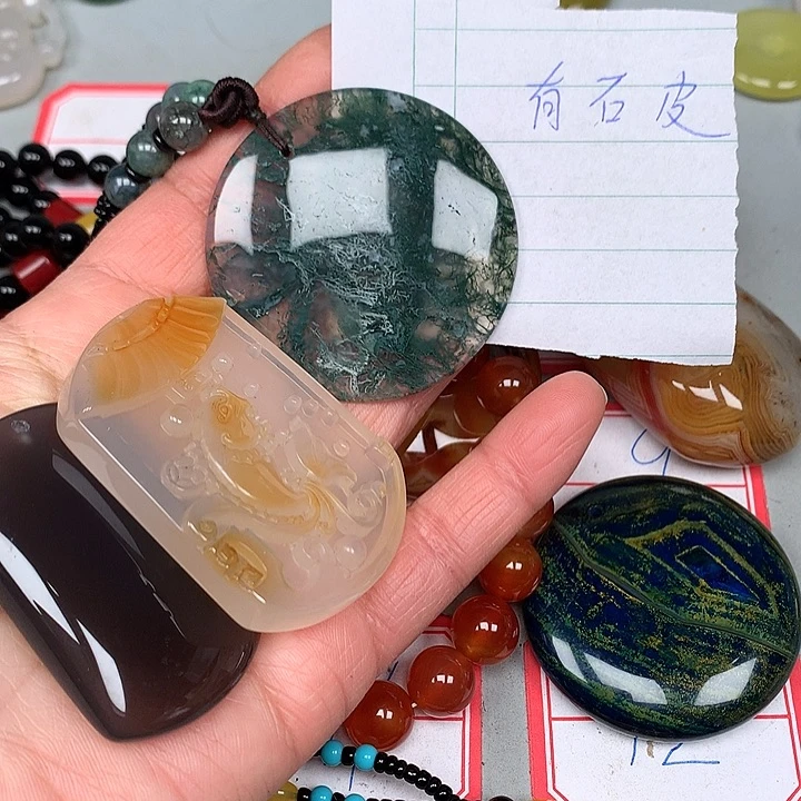 锅***子玛瑙/玉髓未镶嵌颈饰