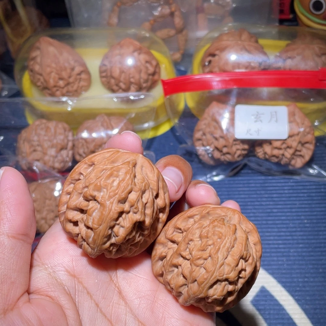 文玩核桃吊坠红锦鲤40