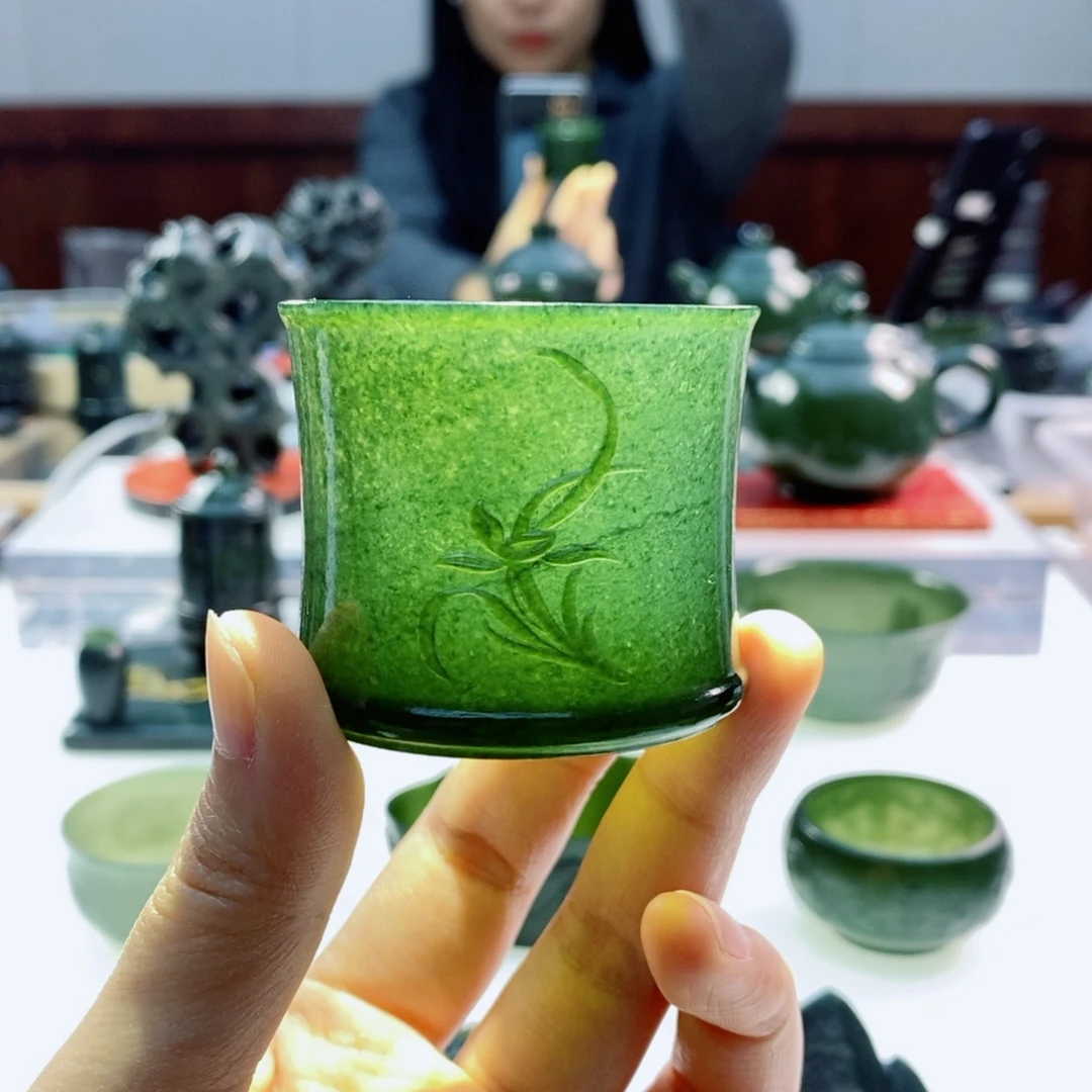 未镶嵌和田玉摆件