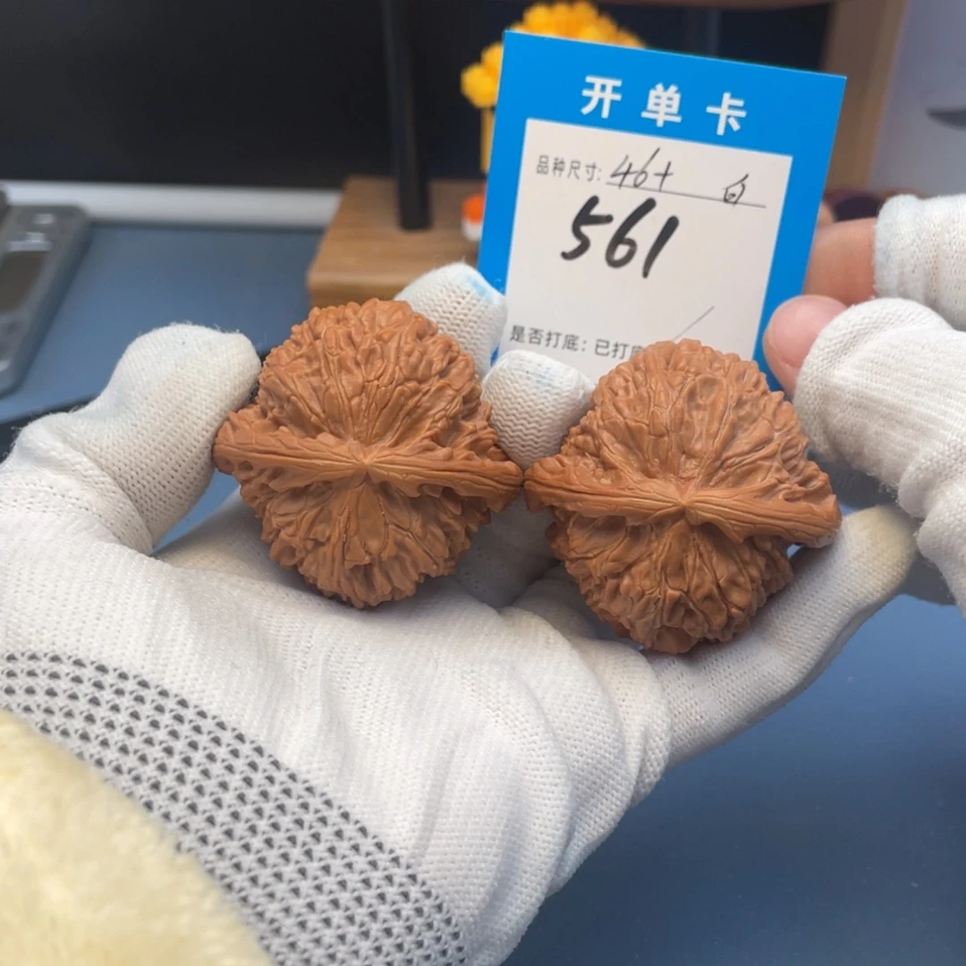 核桃文玩核桃白狮子