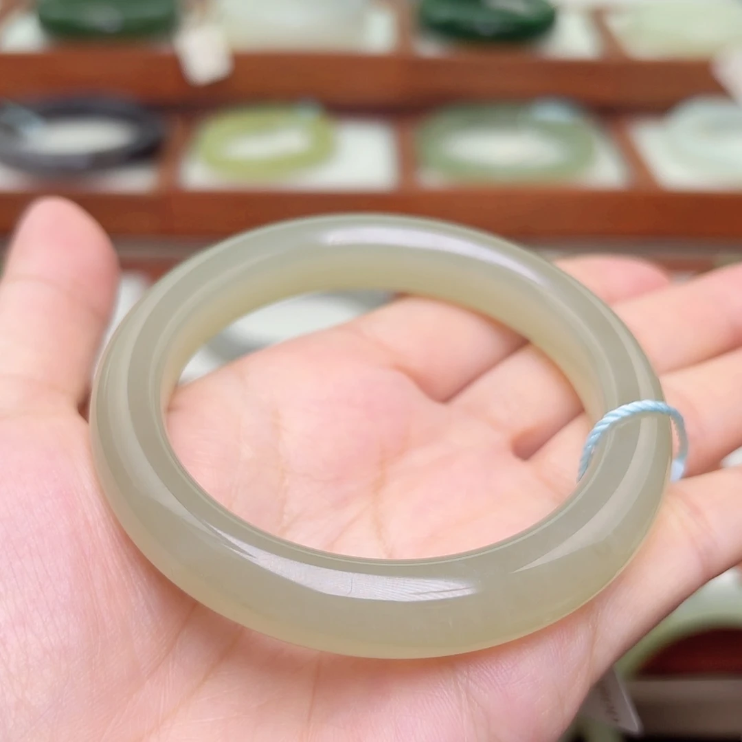 【闪购商品】未镶嵌手镯和田玉