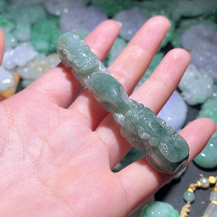 颈饰未镶嵌翡翠天