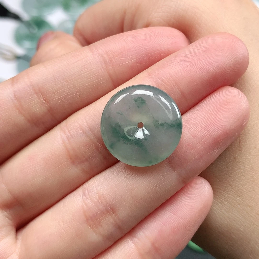 翡翠颈饰未镶嵌平安