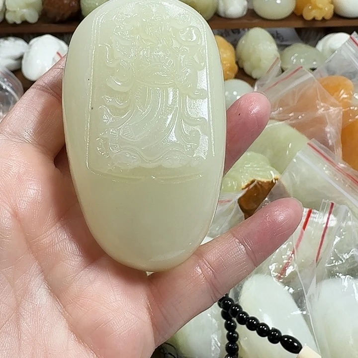 大***伟砖雕石头手把件不退不换