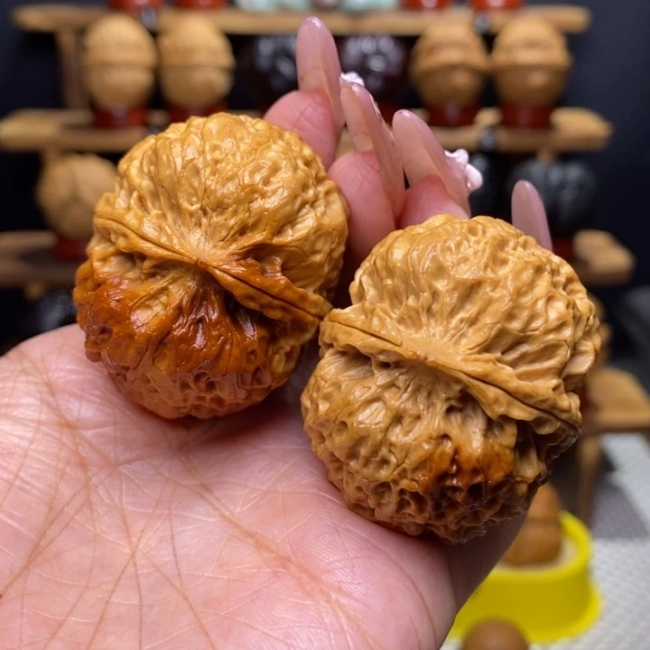文玩核桃把件臻龙绣球54号64.1克