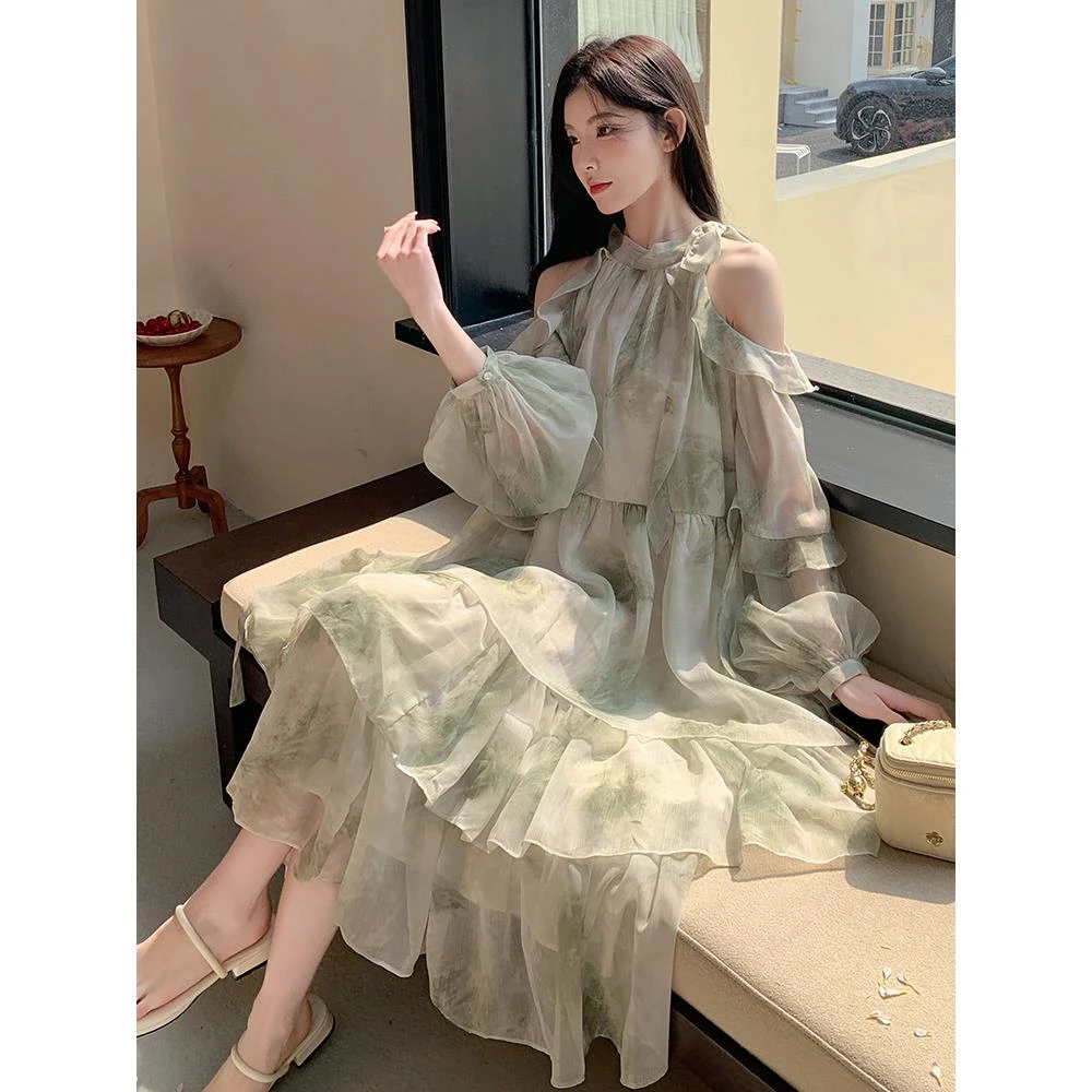 法式绝美浪漫挂脖露肩连衣裙女2025春季新款超好看晕染蛋糕A字裙
