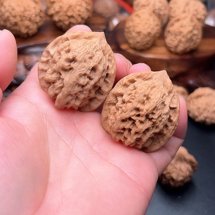 桃核把件核桃野生三日红37+