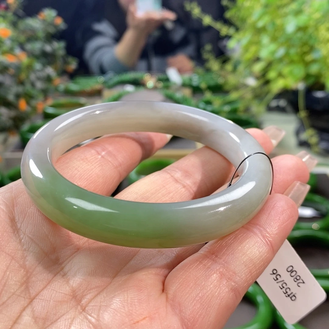 和田玉手镯未镶嵌紫翠