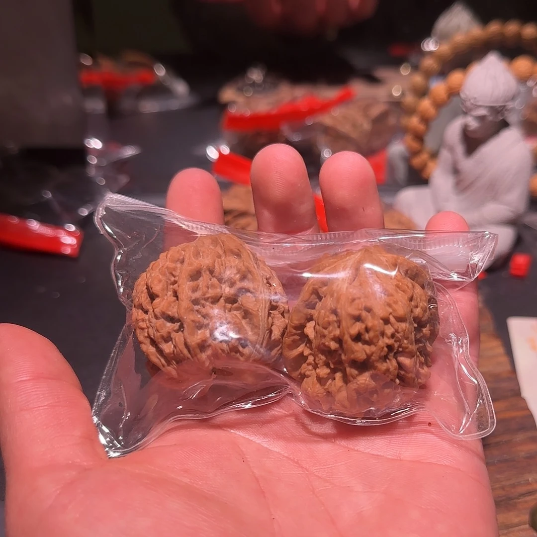 吊坠文玩核桃凹底