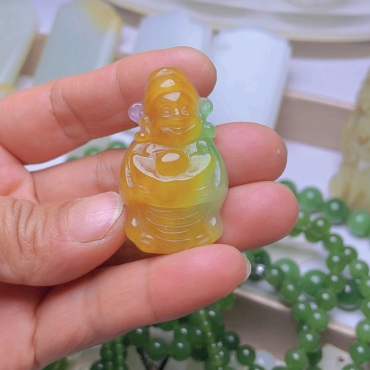 颈饰未镶嵌翡翠黄翡佛公