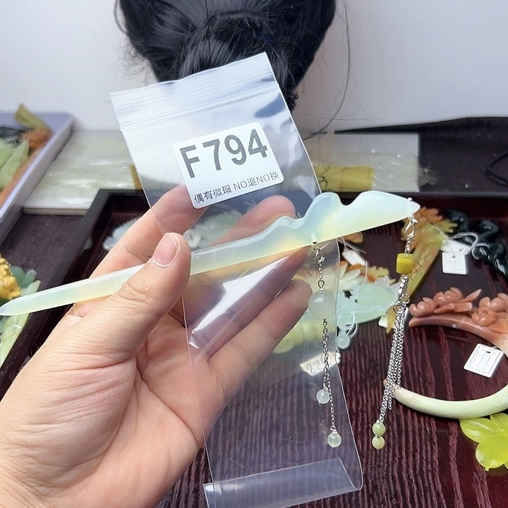 蛇纹石玉发饰合金冷*