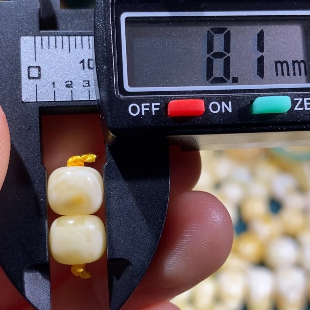 蜜蜡裸石未镶嵌微瑕