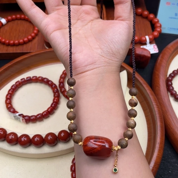 未镶嵌手绳南红玛瑙花**夏34p3400