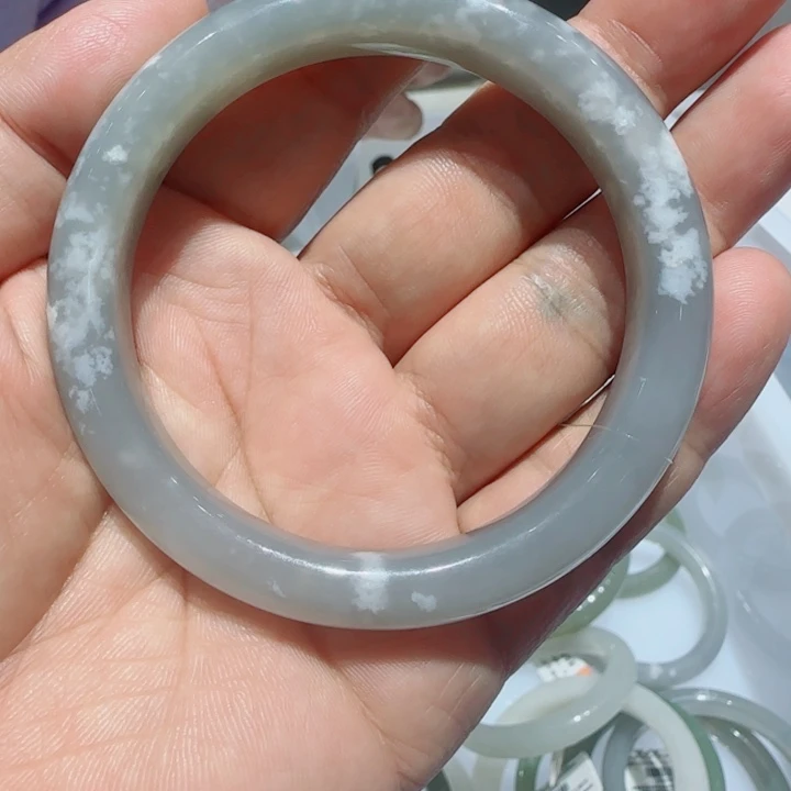 未镶嵌手镯和田玉75