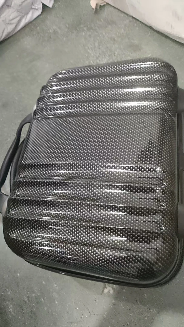 黑色小箱子发1个