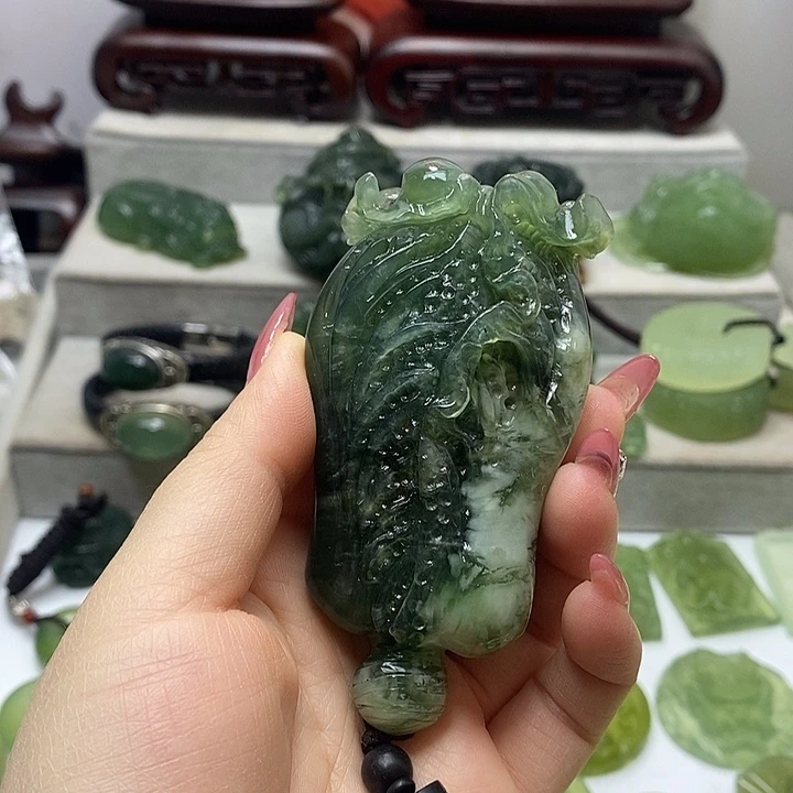 蛇纹石玉未镶嵌挂件