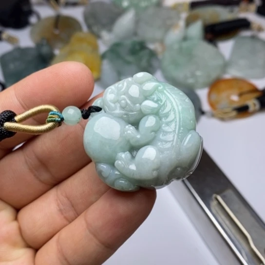 翡翠未镶嵌颈饰翡翠