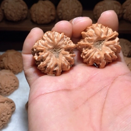 文玩核桃吊坠！*！37三棱