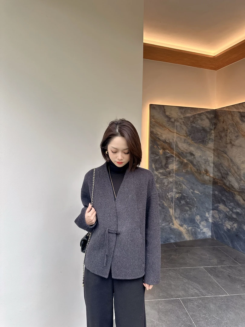 茜百万【V领一粒扣】双面毛呢大衣女时尚高级感显瘦外套上衣秋冬