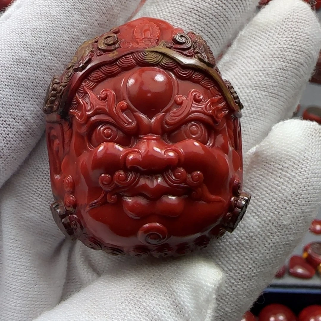 个***人南红玛瑙雕件未镶嵌