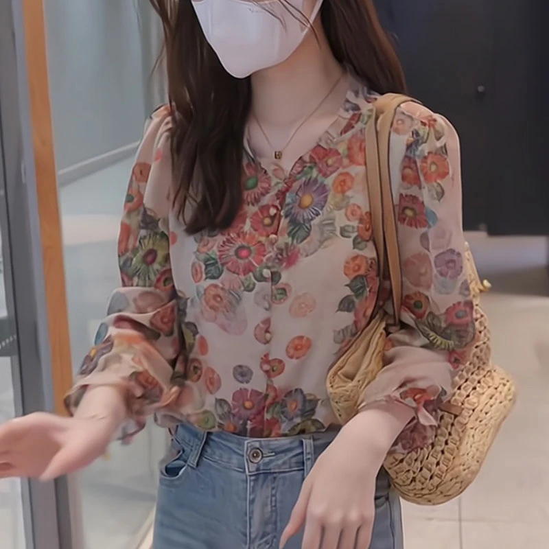 立领碎花衬衫女秋季2025新款时尚洋气减龄设计感雪纺小衫印花上衣